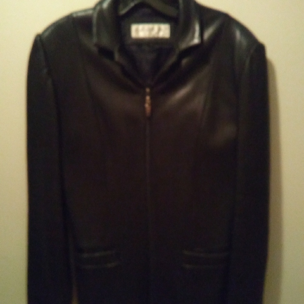 Jones New York Women's Leather Jacket Vintage: Leather is back in! - Picture 3 of 10